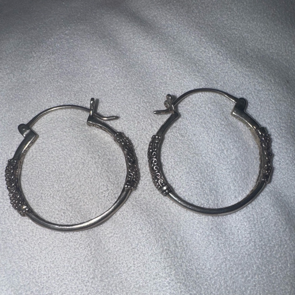 Vintage Beautiful Sarda Artisan Collection Bali Sterling Hoops 82$